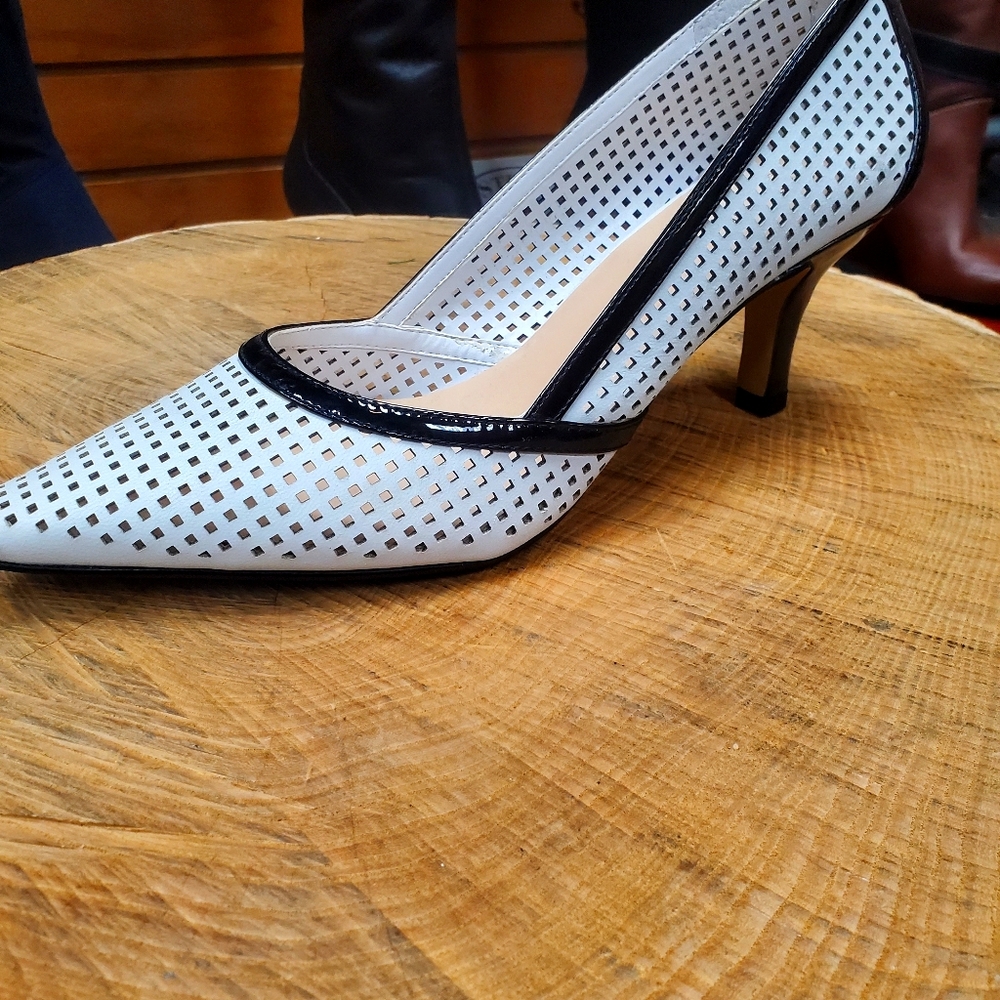 Brand New Womans Bella Vita Heals